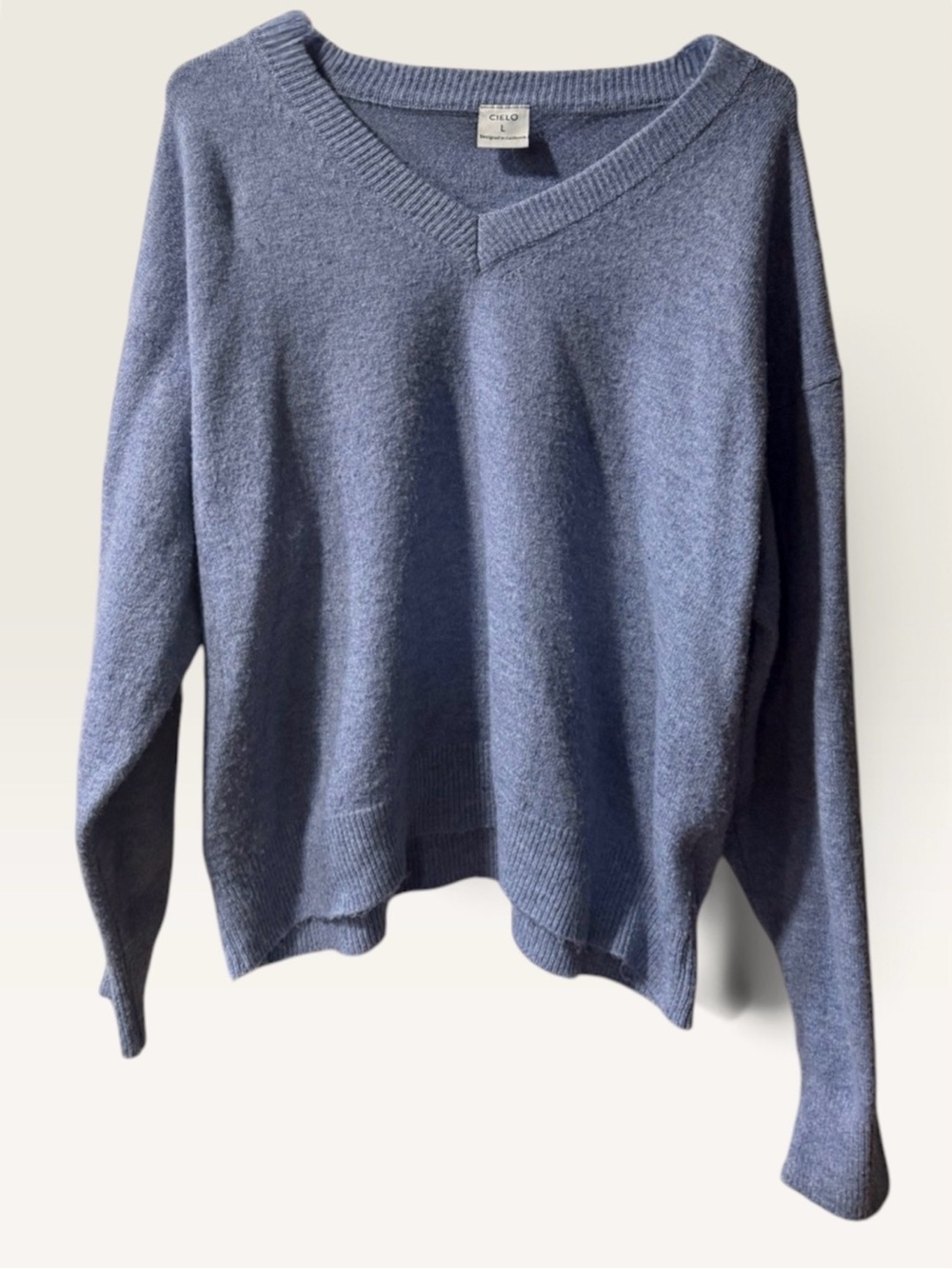 Cielo Women's V-Neck Sweater in Heather Blue